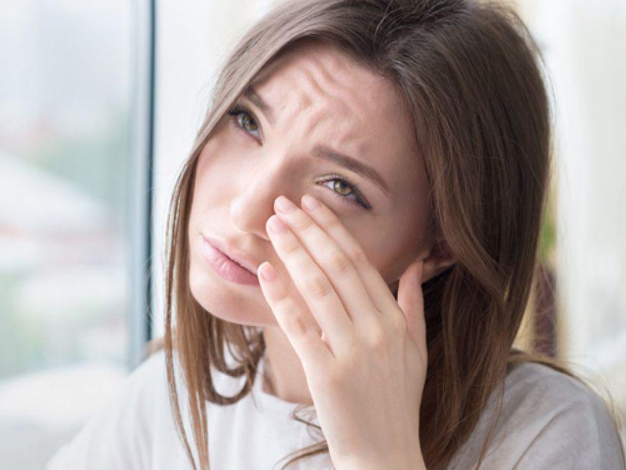 Ce înseamnă când ți se zbate ochiul stâng