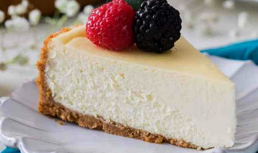 Cheesecake fără coacere cu căpșuni