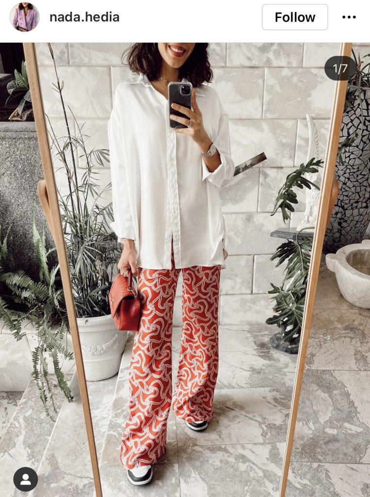 Cum porţi cămaşa oversize