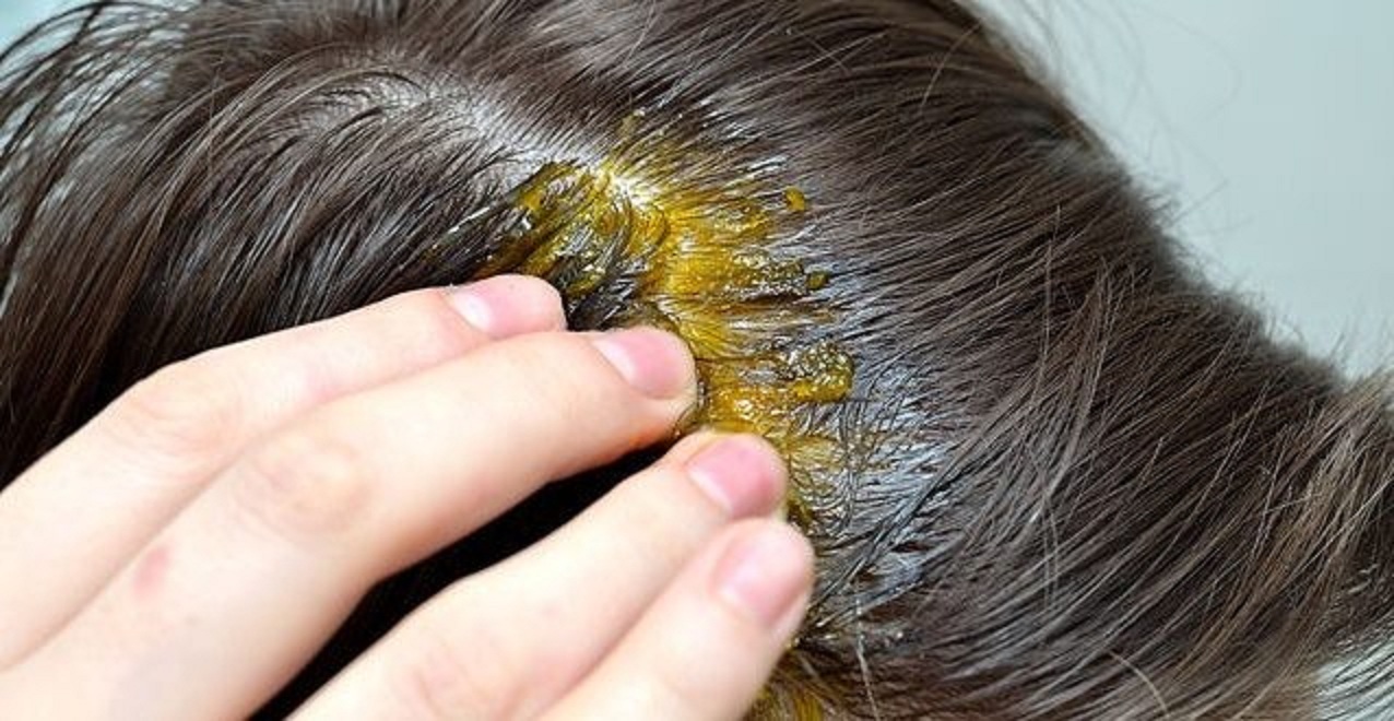 Cum să te speli pe cap fără şampon