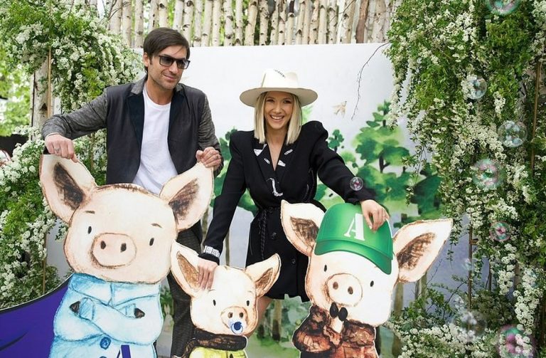 De ce Adela Popescu și Radu Vâlcan și-au botezat fiul la 10 luni. Prin câte piedici au trecut: „Suntem ceva ce nu mai există” EXCLUSIV