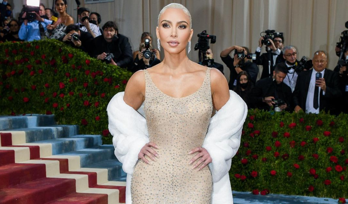 Kim Kardashian a slăbit în timp-record ca să poarte rochia lui Marilyn Monroe