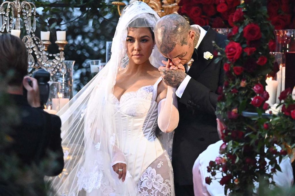 Kourtney Kardashian, imagini de senzație la nunta cu Travis Barker