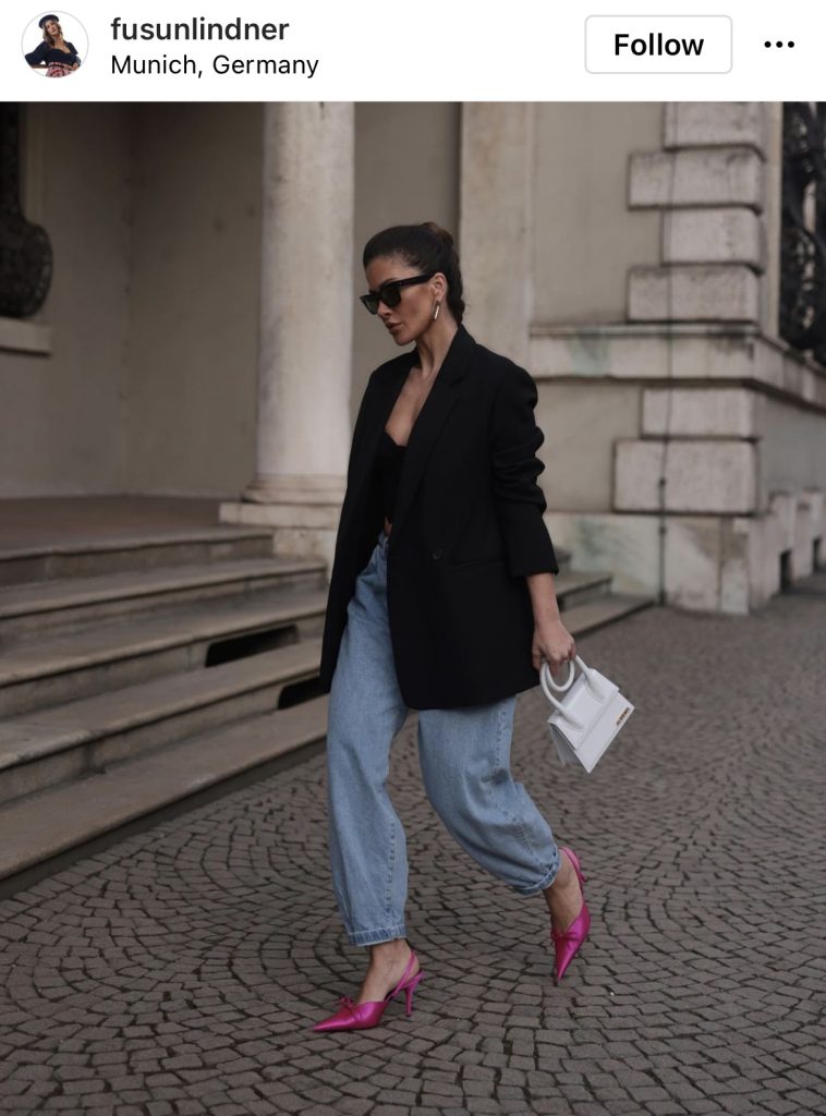 Pantalonii, baggy, piesa vestimentară care face furori în 2022