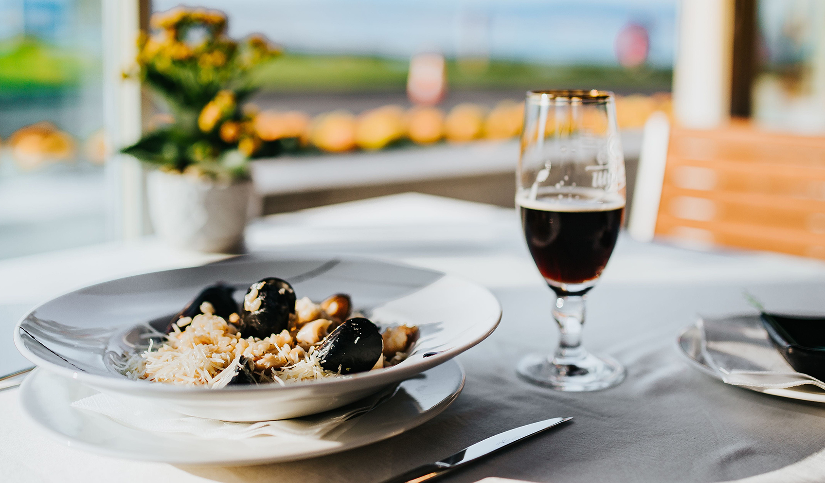 Reguli de etichetă pe care să le respecţi la restaurant