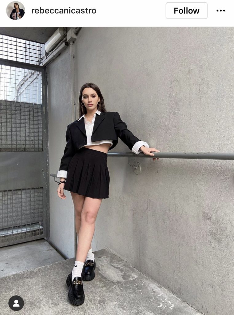 Un sacou negru, 5 ţinute diferite