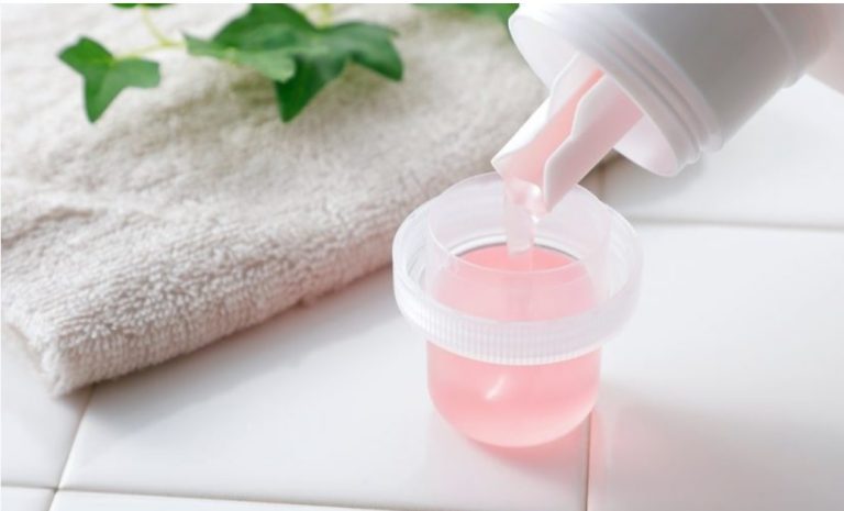 De ce ar trebui să pulverizezi balsam de rufe peste covoare. Trucul este genial