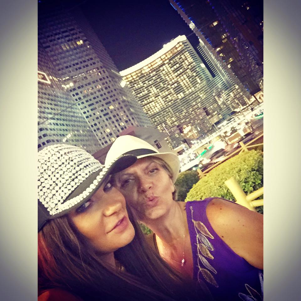 Andreea Antonescu și mama ei, Mioara