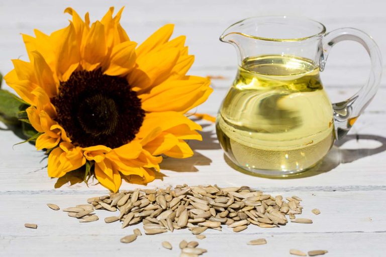 Cu ce poţi înlocui uleiul de floarea soarelui atunci când găteşti. 8 alternative sănătoase