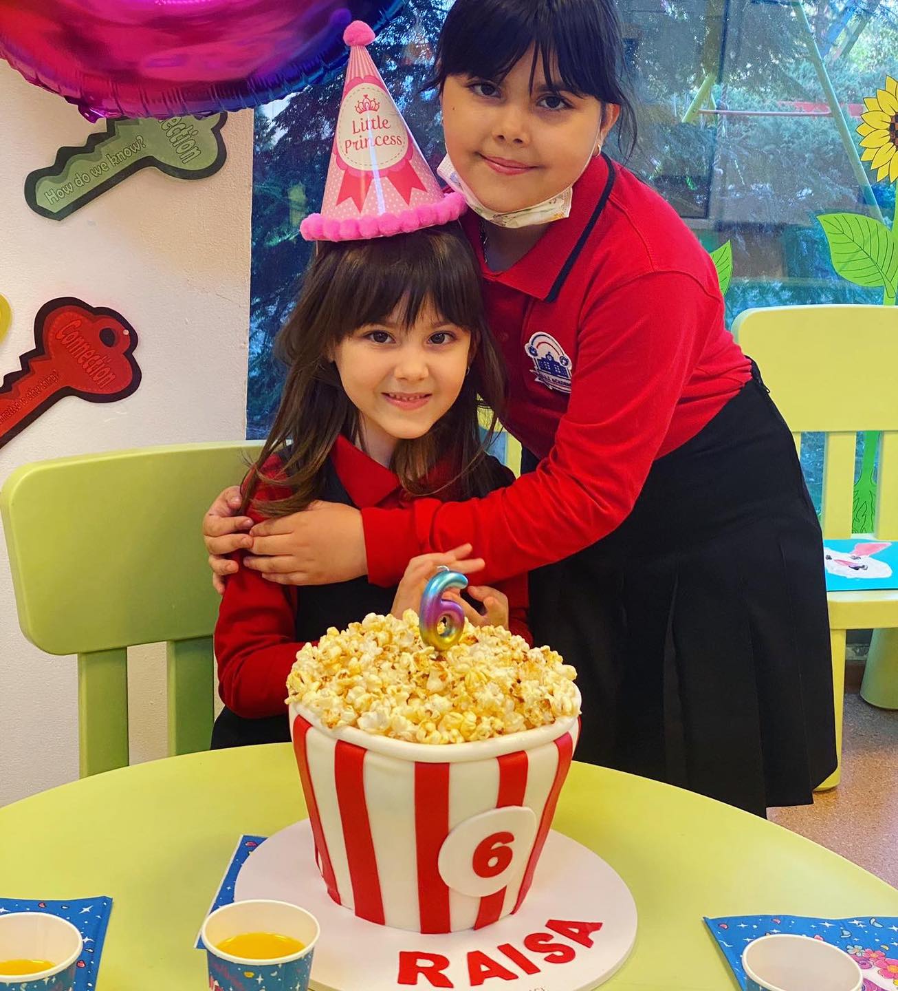 Cele două fetițe ale cuplului: Elena Carolina și Ana Raisa