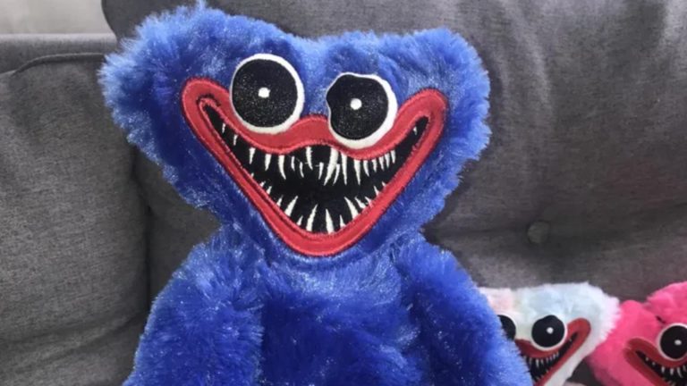 Psihologul Radu Leca, despre păpușa Huggy Wuggy: ”Părinți, nu o cumpărați! E o jucărie toxică 100%, avem de-a face cu o incitare la omor!” EXCLUSIV