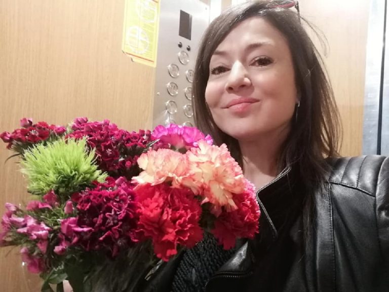 Oana Sîrbu din ”Liceenii” a împlinit 54 de ani. ”Nu-mi doresc nimic mai mult decât am” EXCLUSIV