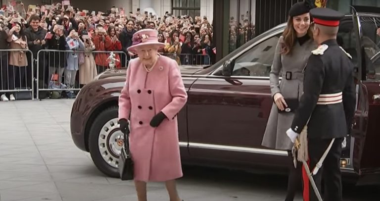 Regina Elisabeta, în mare pericol. Un impostor deghizat în preot a reuşit să se infiltreze în garda regală