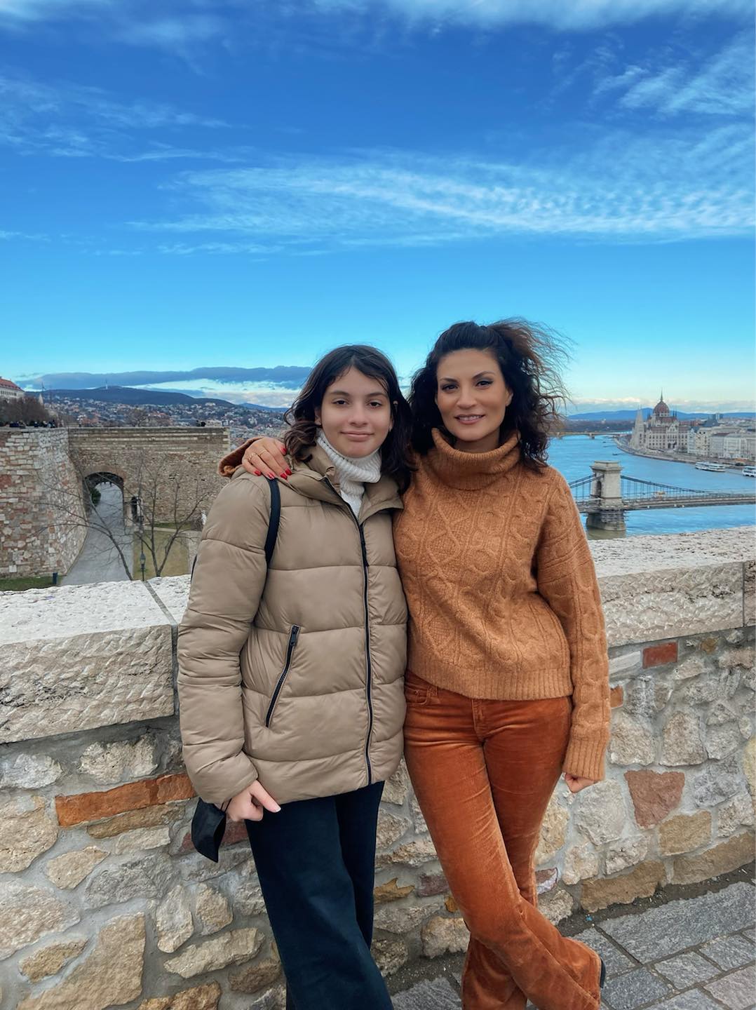 Ioana Ginghină lături de fiica ei