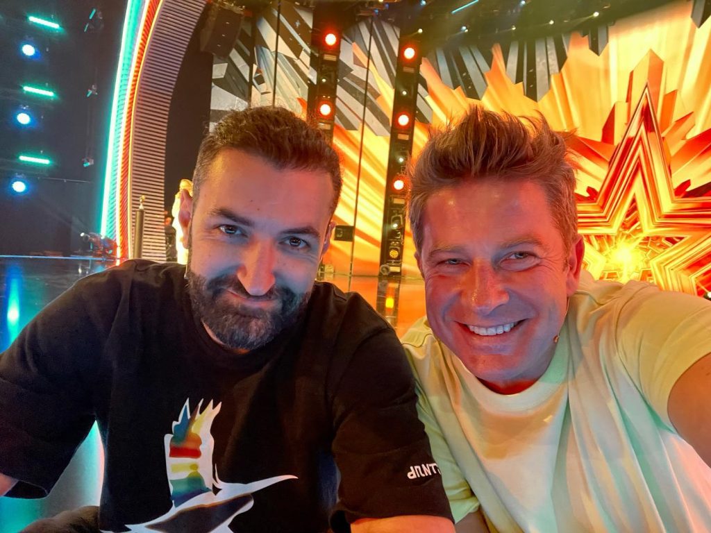 Pavel Bartos se bucura alaturi de Smiley de toate etapele fiicei lui, Josephine