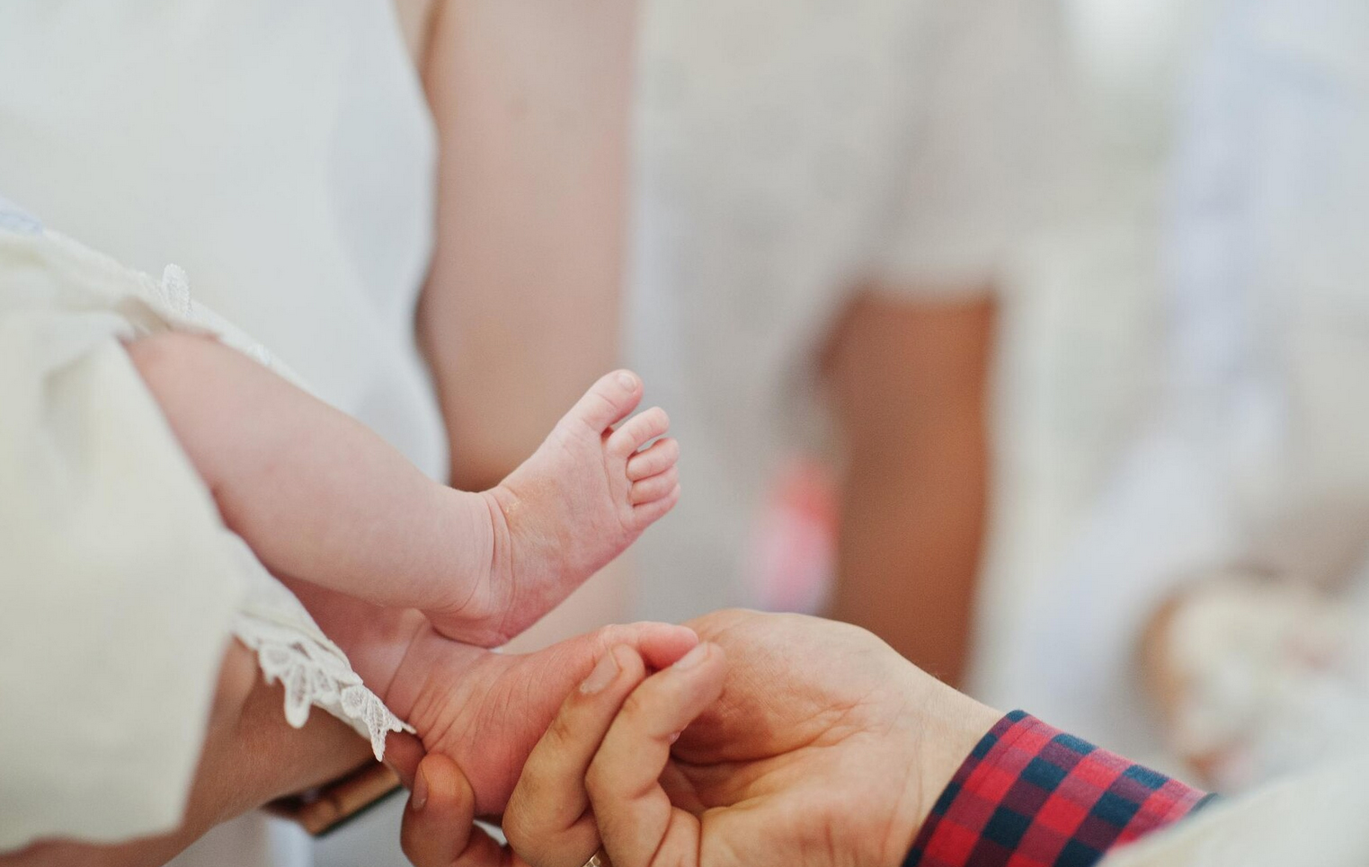 Ce trebuie să facă nașa la botez