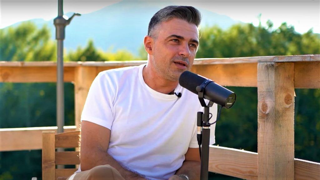 Cornel Ilie își caută inspirație pentru o nouă carte