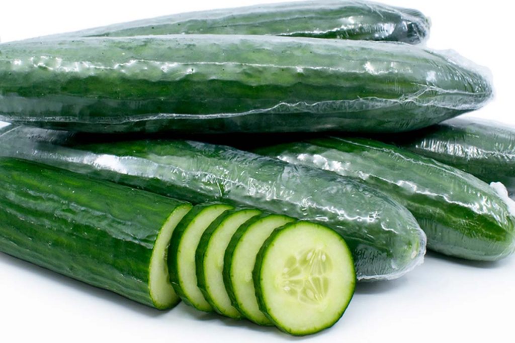 De ce castraveții sunt înveliți, de fapt, în folie de plastic