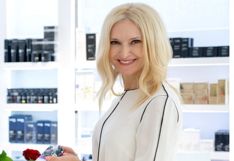 Diana Baicu este cea mai invidiată femeie din România. Ea testează prima tratamente și produse cosmetice noi de la branduri de top. „Este un privilegiu să lucrezi în industria de beauty” EXCLUSIV