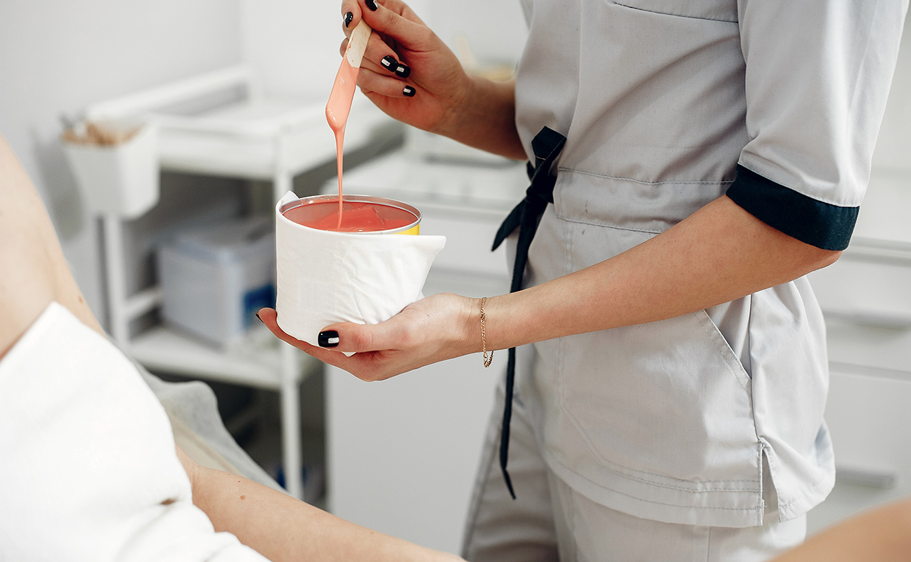 Diferența dintre epilarea cu zahăr și epilarea cu ceară