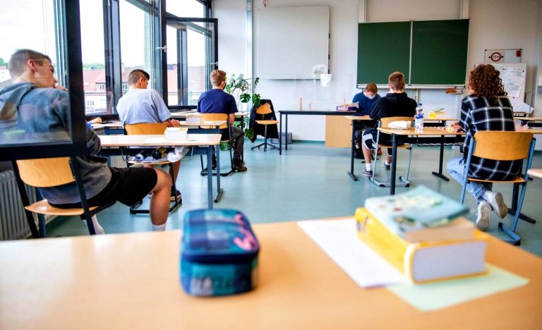 La ce oră începe examenul de Bacalaureat 2022. Actele pe care trebuie să le ai la tine