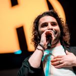 Pepe trage din greu, in televiziune si pe scena, ca sa le faca zestre fiicelor, iar fiului sau, un botez princiar