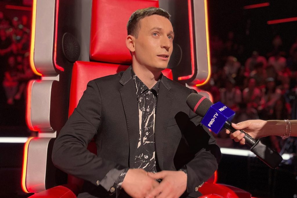 Denis Roabeș, jurat la Vocea României
