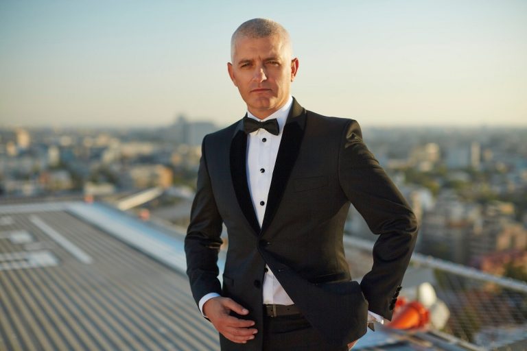 Virgil Ianțu a crescut cu desenele animate Mickey Mouse, în varianta alb-negru. Cum au făcut rost părinții lui de primul televizor color: ”Avea mama niște pile” EXCLUSIV