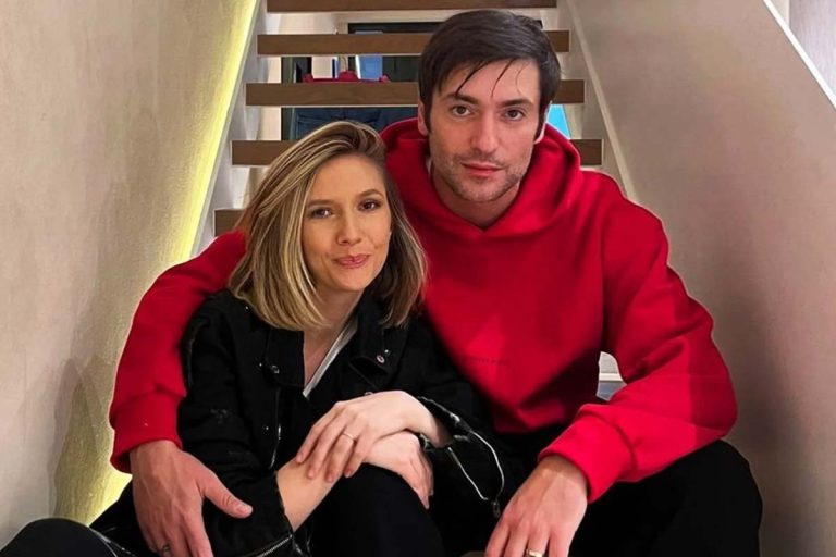 Viciul lui Radu Vâlcan care o înnebunește pe Adela Popescu. Nu știe cum să îl convingă să scape de el