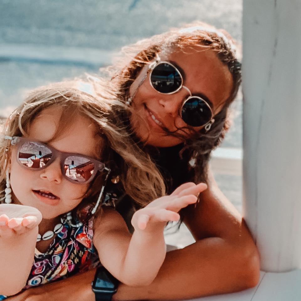 Oana Boghiu, alături de fiica ei, Ava