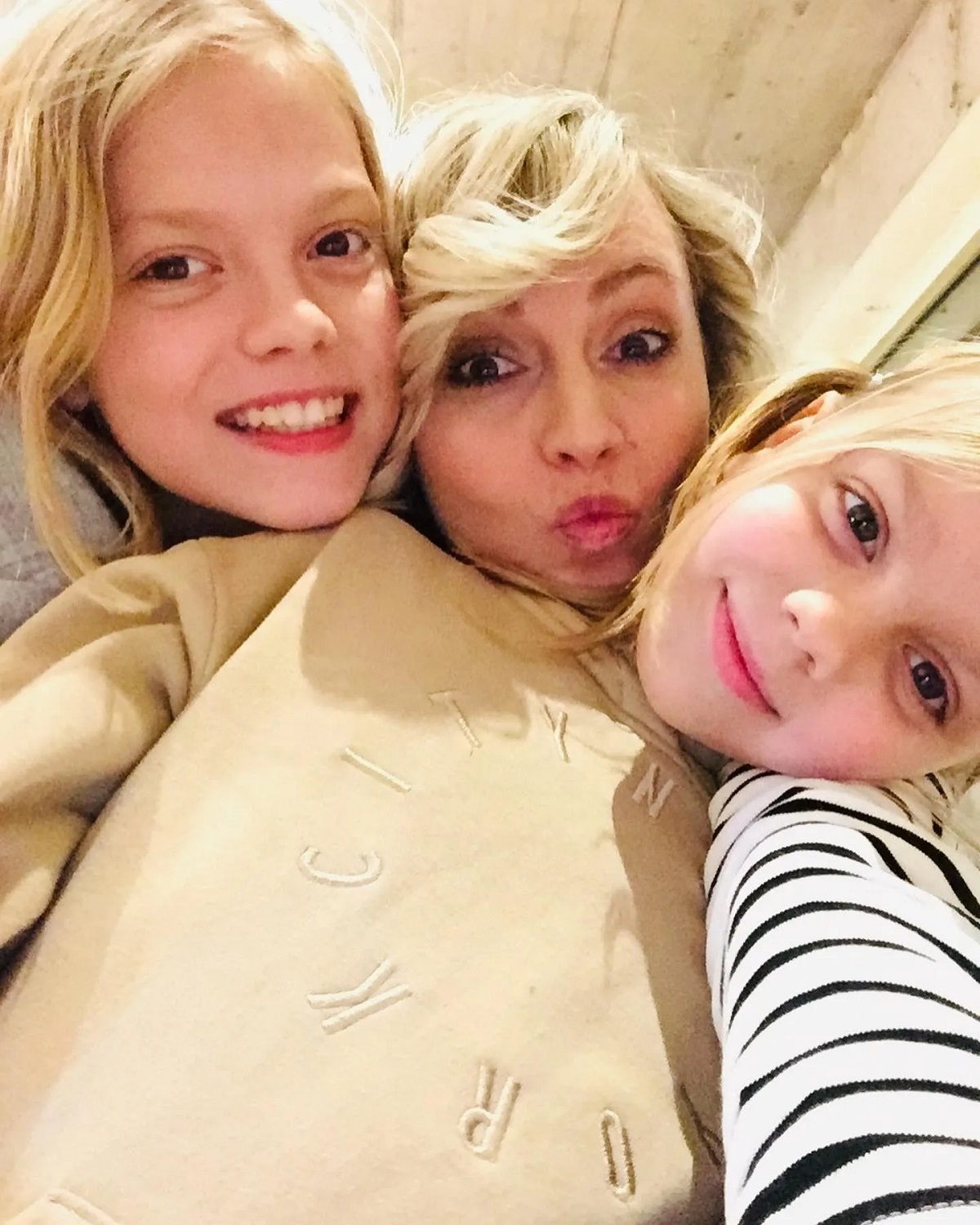 Andreea Perju și fiicele