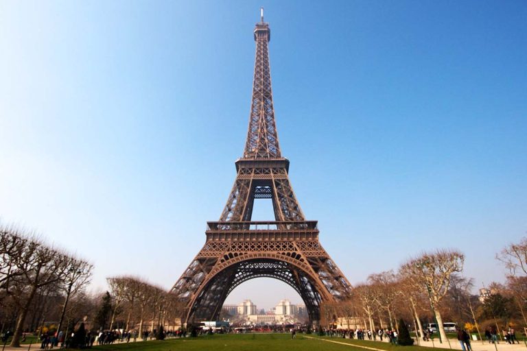 Cum arată apartamentul secret din Turnul Eiffel. Unde se află, de fapt, acesta