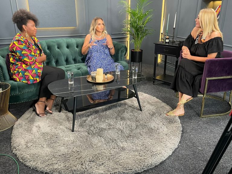 Ego Life, ediția a 14-a, Dana Săvuică și invitatele sale, Yulicary Sarracent și Adina Halas, detalii importante despre vacanțe și lucrurile care nu trebuie să lipsească din bagaj