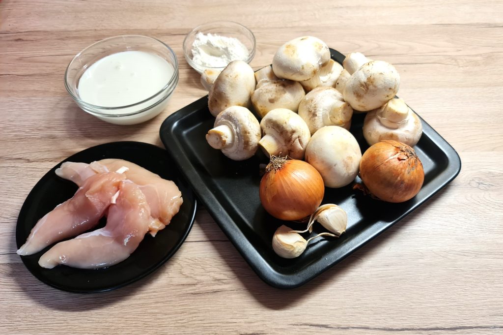 Ciulama cu pui si ciuperci