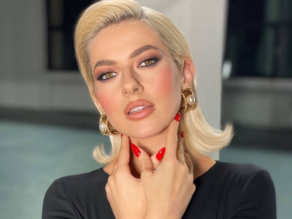 Lidia Buble a devenit ”oaia ratacita” a comunitatii de penticostali, dupa ce s-a facut cantareata