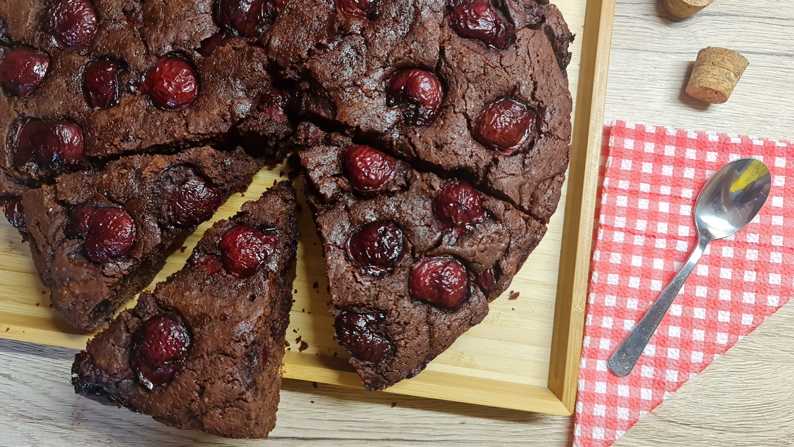 Negresa cu ciocolata si cirese