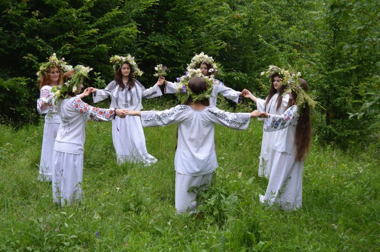 Ce este bine să faci de Sânziene 2022. Tradiții, obiceiuri și superstiții