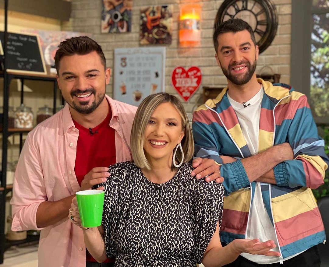 Trio-ul de la „Vorbește lumea”: Bogdan Ciudoiu, Adela Popescu și Shurubel