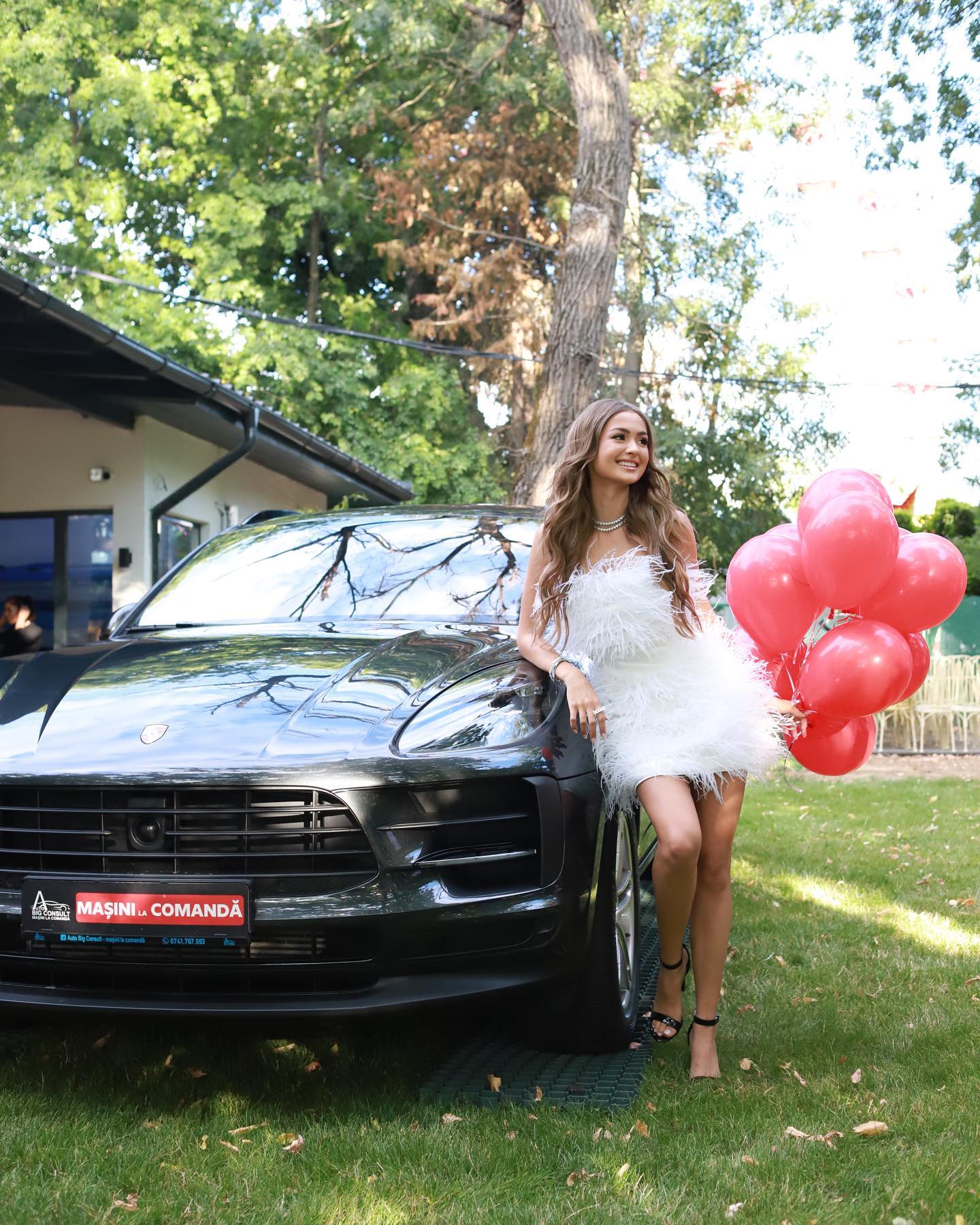 Cadoul pe care Iuliana Beregoi și l-a făcut de ziua ei, un Porche Macan