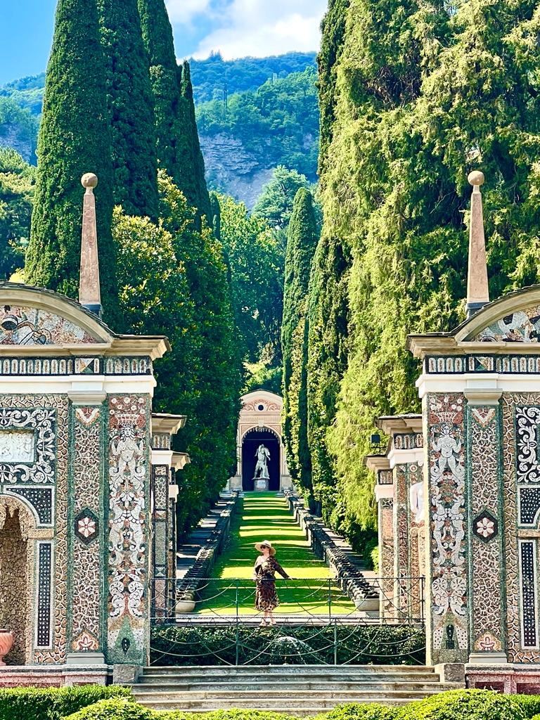 Andreea Marin, în vacanță la lacul Como din Italia