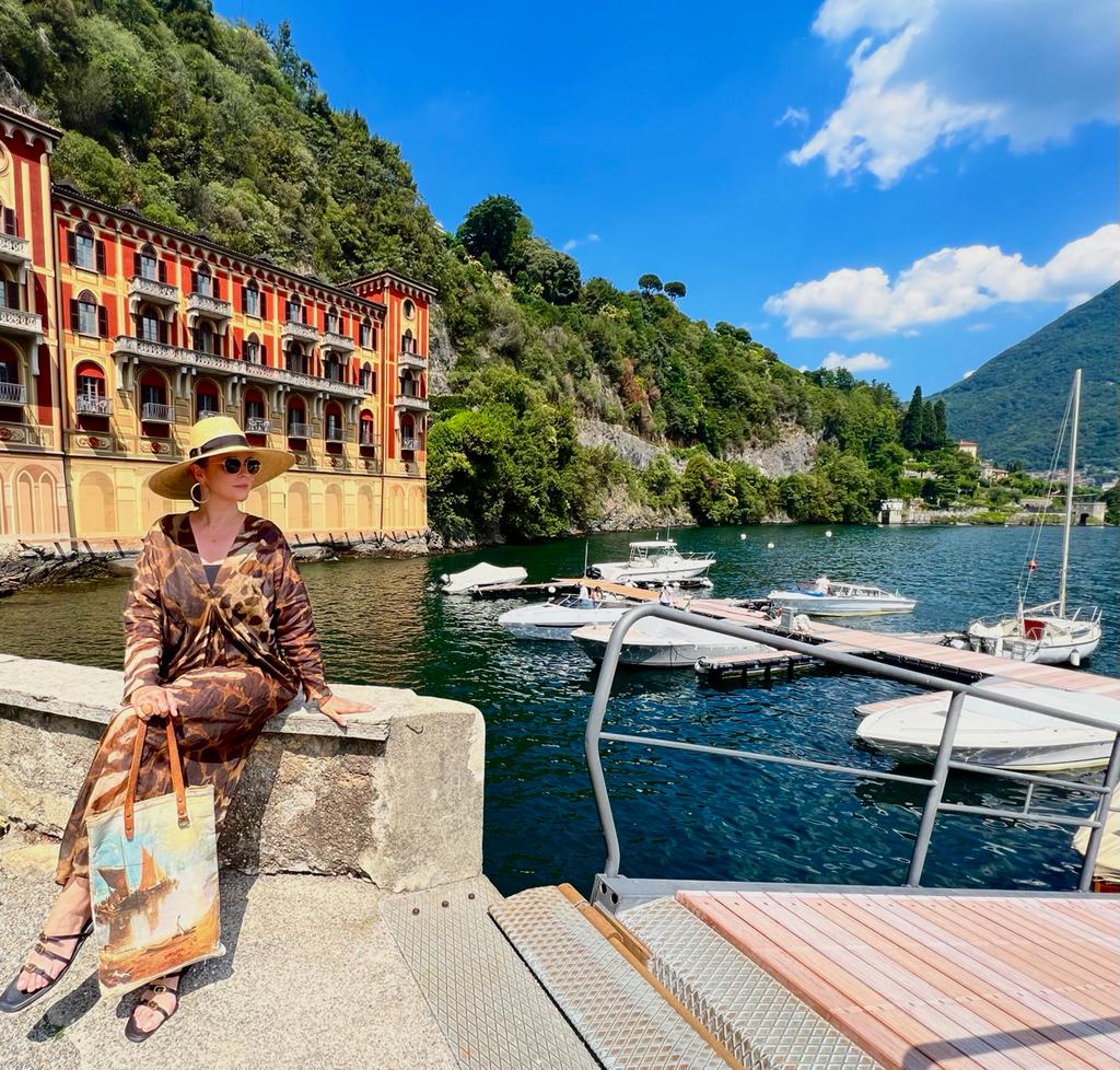 Andreea Marin, în vacanță la lacul Como din Italia