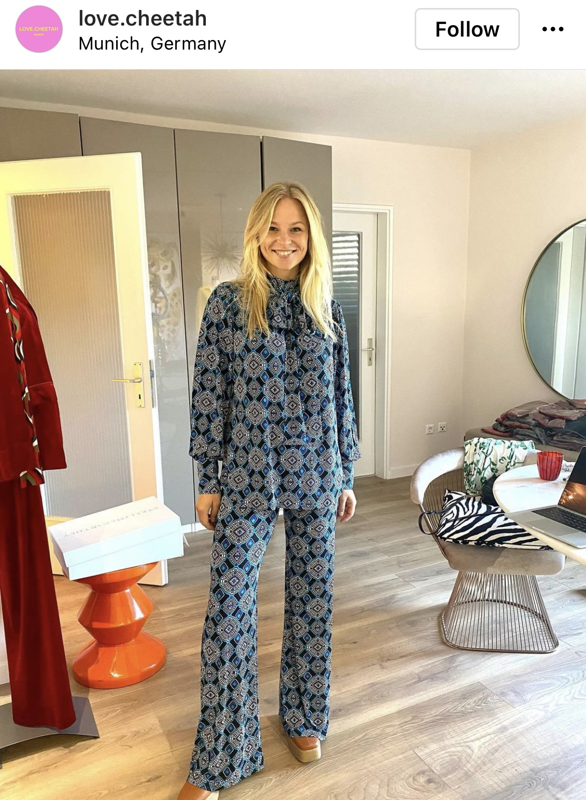 Cu ce poți purta pantalonii evazați