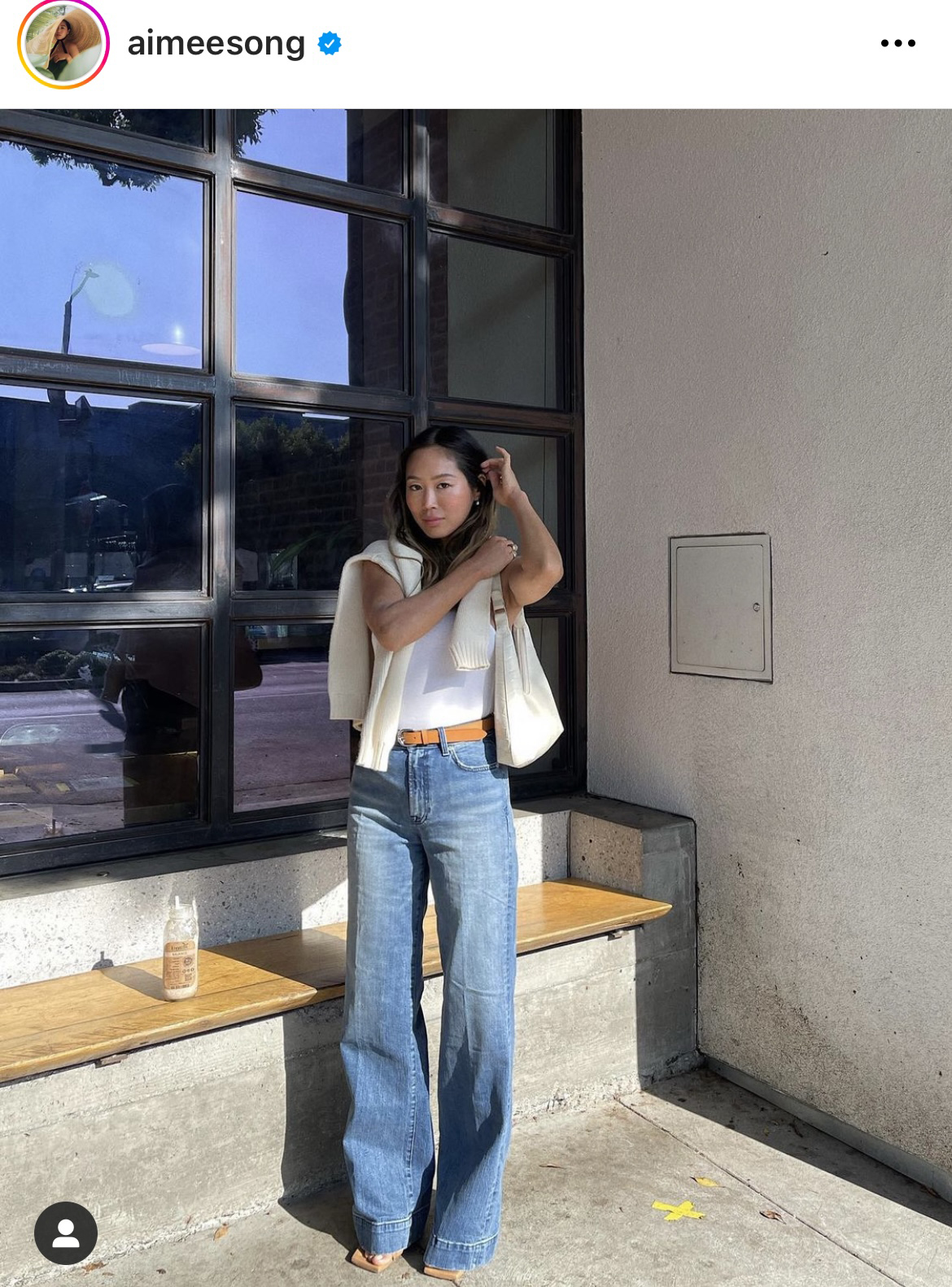 Cu ce poți purta pantalonii evazați