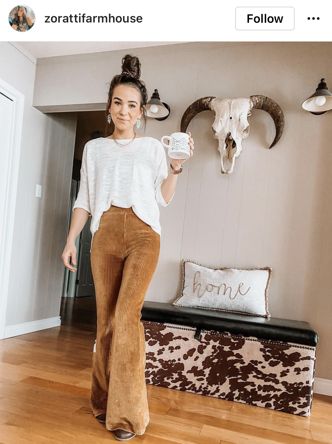 Cu ce poți purta pantalonii evazați