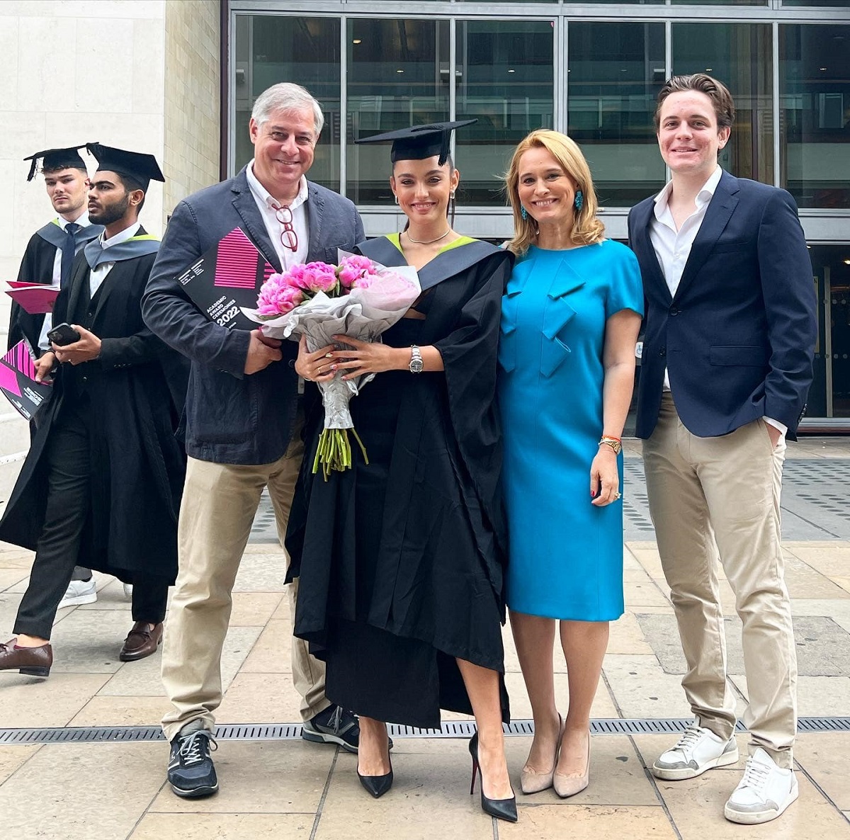 Festivitate de absolvire, Alexia Eram