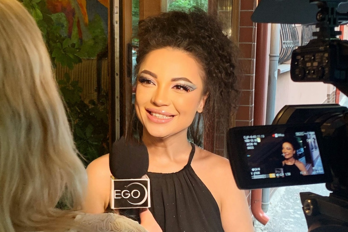 Aura Broscăreanu, cunoscută drept Aura B