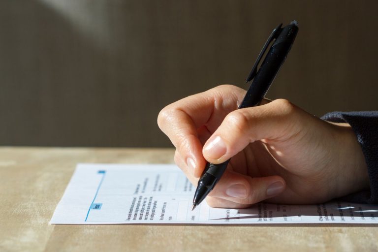 Recensământ 2022. Ce amendă usturătoare primesc românii care nu răspund la întrebări