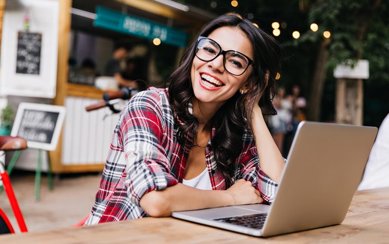 6 detalii subtile care te vor face să arăți cu 10 ani mai tânără