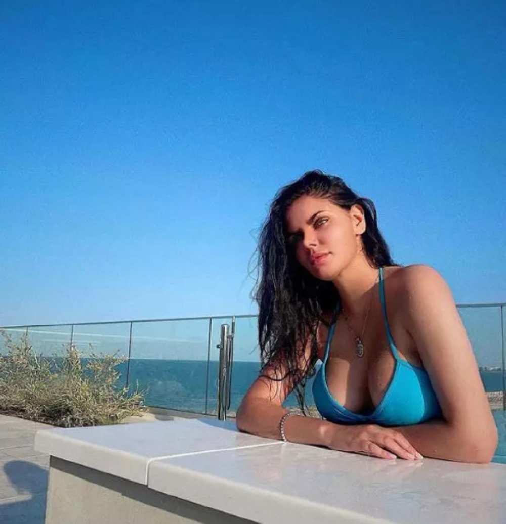 Ileana Lazariuc, în costum de baie