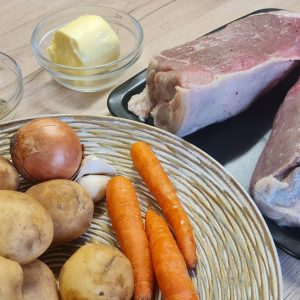 ingrediente pulpa de vitel cu cartofi si morcovi